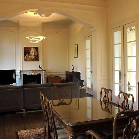 Villa Petit Château à La Campagne. *