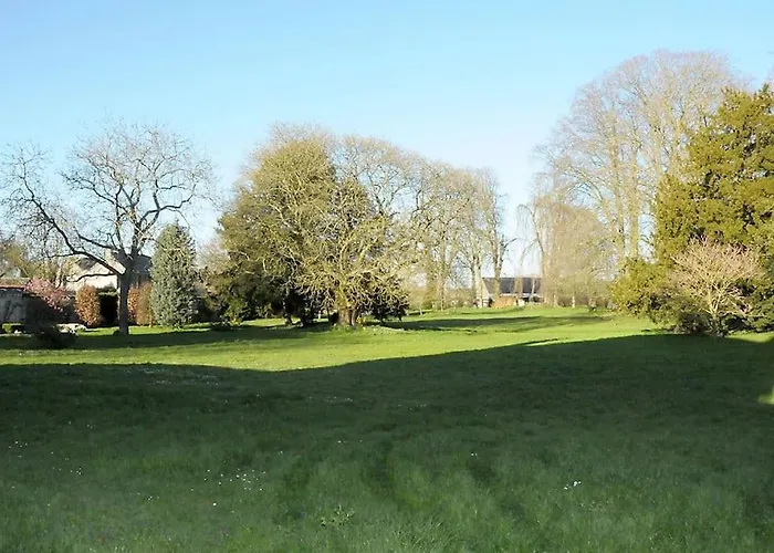 Petit Château à La Campagne. Villa *